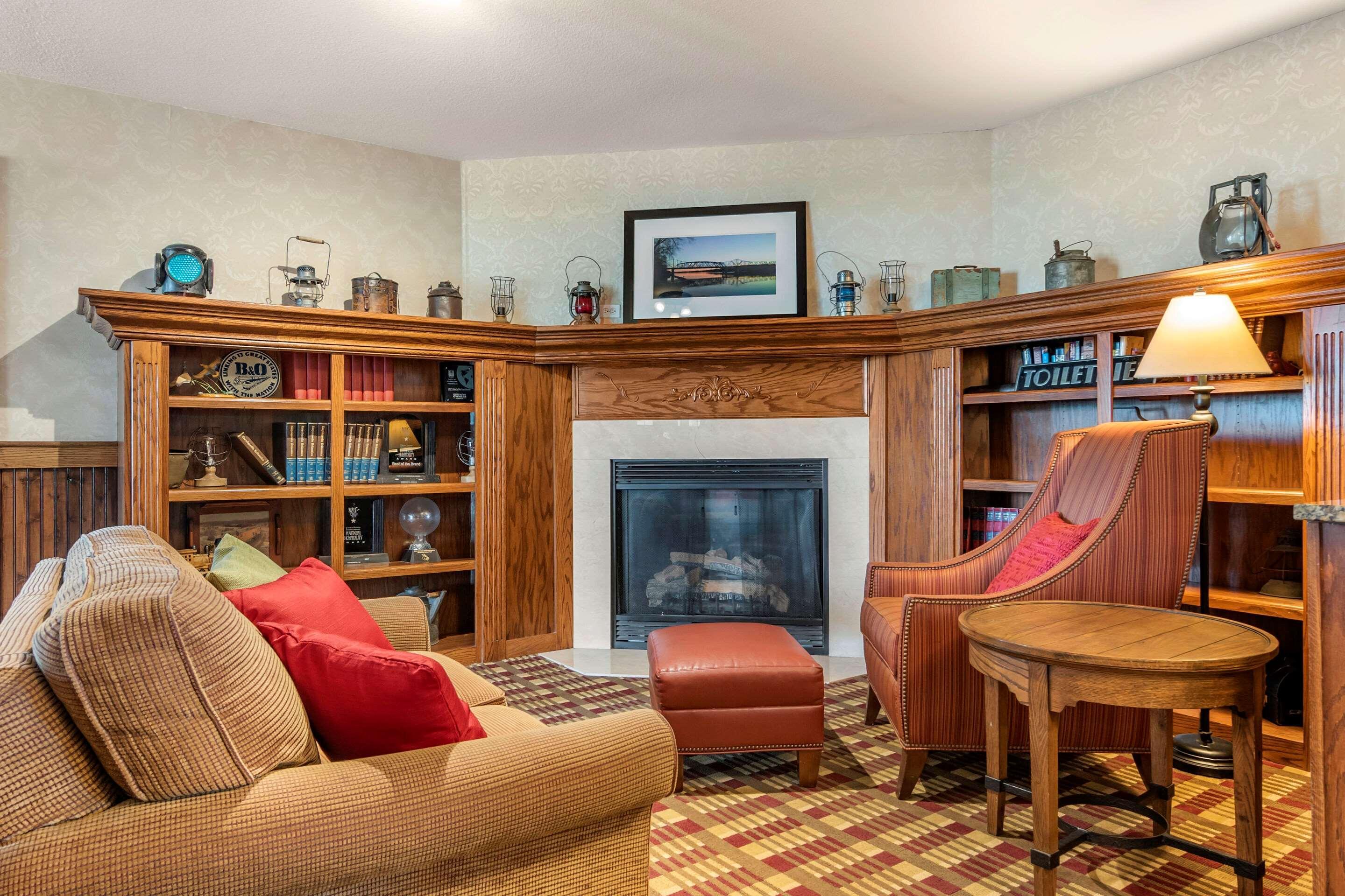 Comfort Inn Warrensburg Station Eksteriør billede