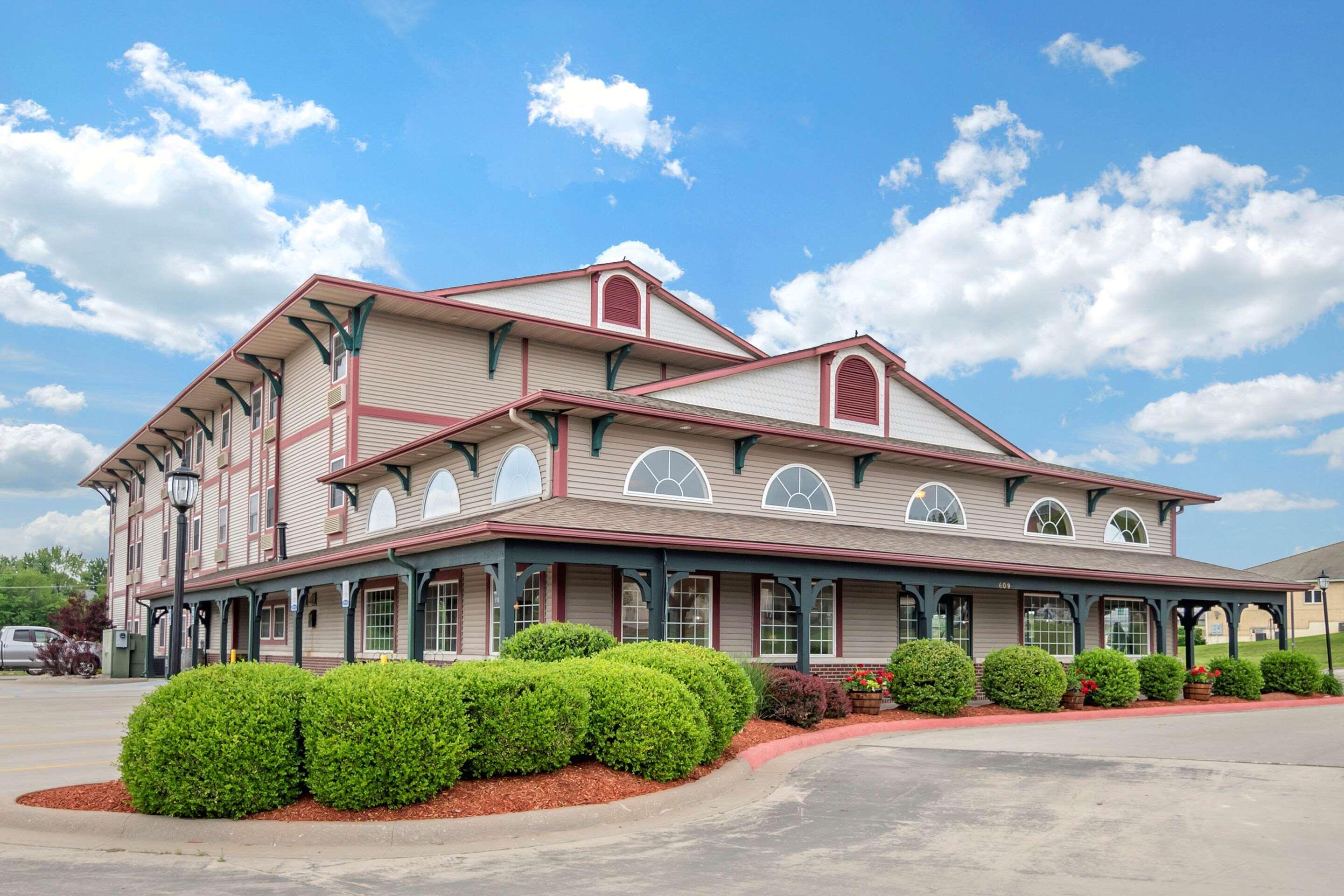 Comfort Inn Warrensburg Station Eksteriør billede
