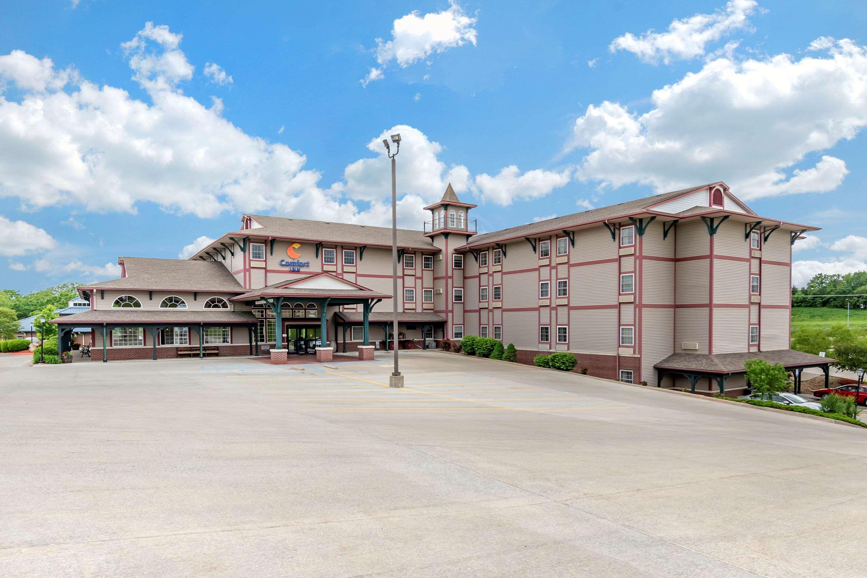 Comfort Inn Warrensburg Station Eksteriør billede