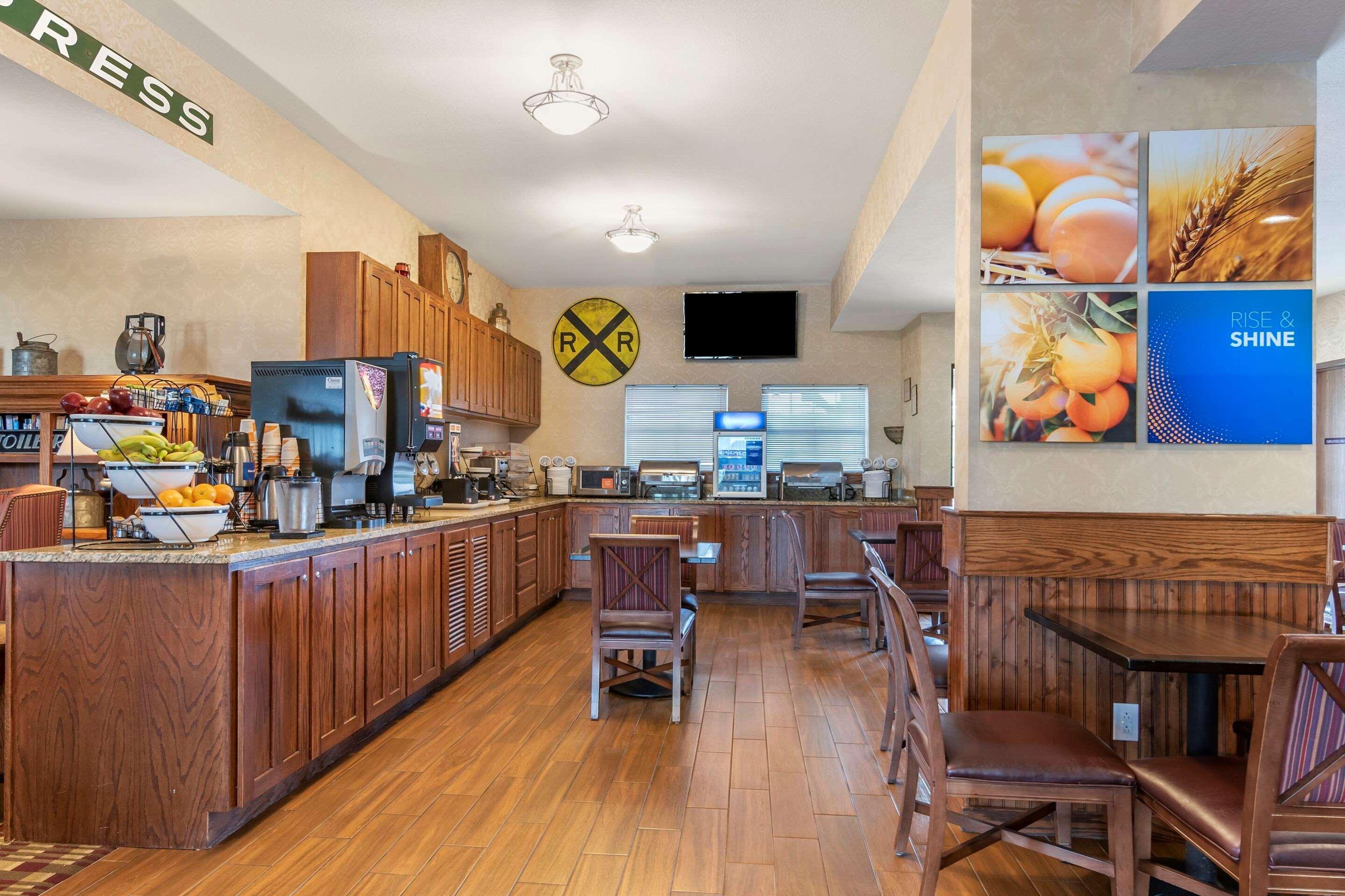 Comfort Inn Warrensburg Station Eksteriør billede