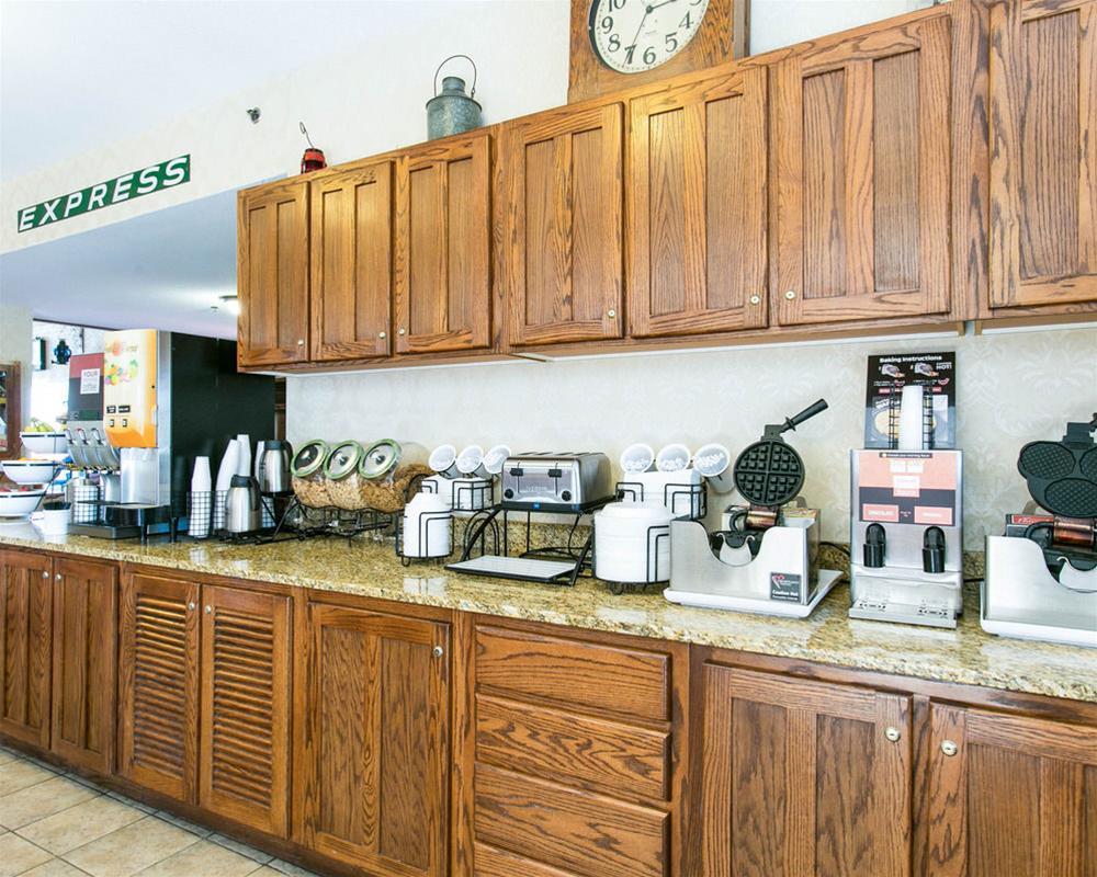 Comfort Inn Warrensburg Station Eksteriør billede